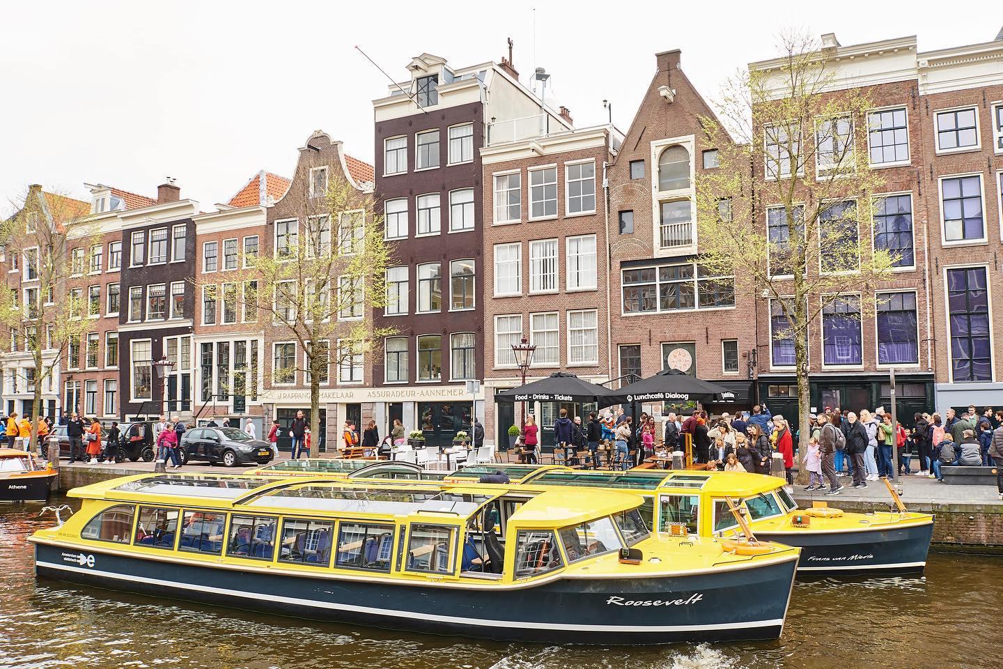 Rondvaart door Amsterdam met een hamburgerdiner (75 min.)