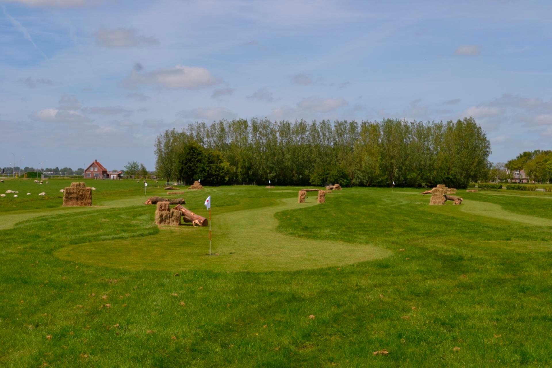 Voetgolf spelen (18 holes) incl. hapjes en drankjes bij Golfbaan Spierdijk