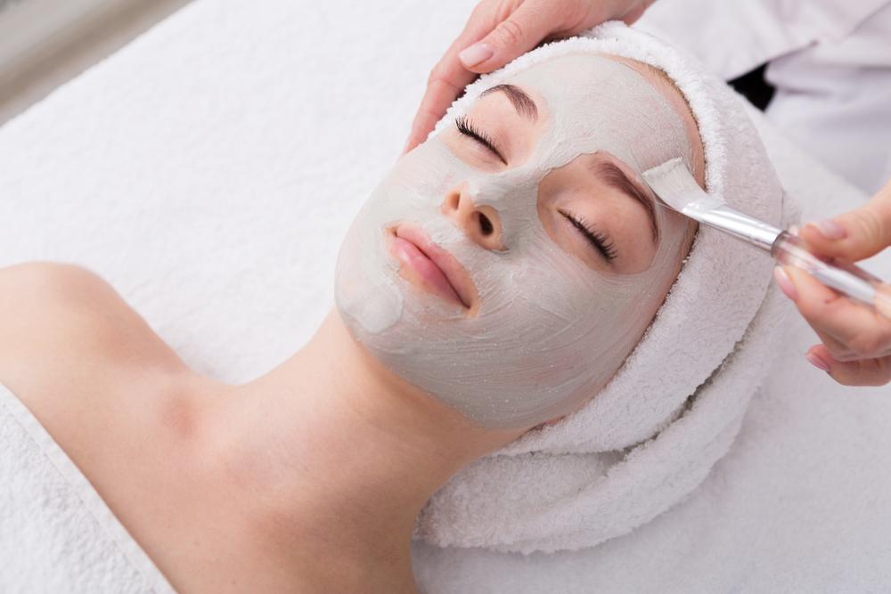 Luxe gezichtsbehandeling + massage bij Jetty's Beautysalon (60 min.)